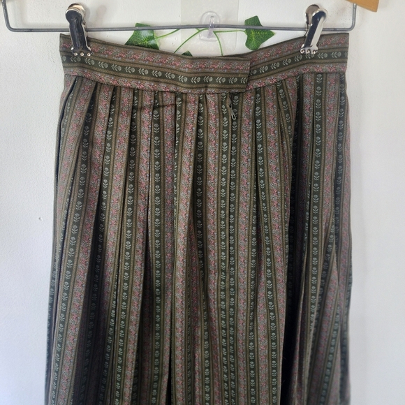Loden Plankl Austria Cotton Floral Print Pleated Skirt - Picture 7 of 10